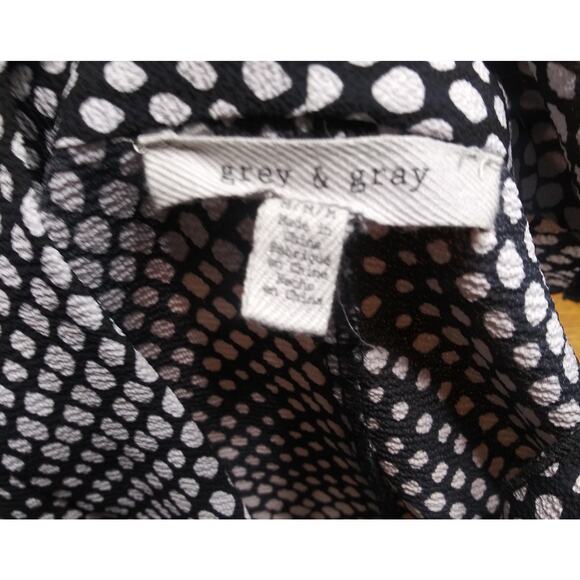 Grey & Gray Women's Medium Sleeveless Blouse Black White Patterned Asymmetrical - Picture 8 of 10